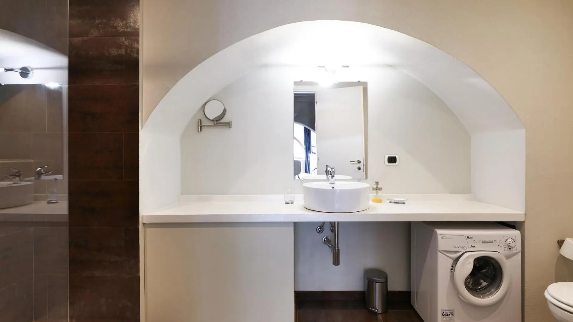 Elegant Rosales Apt. 米兰 公寓