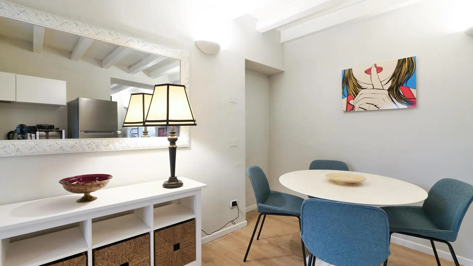 Elegant Rosales Apt. Milan Italie