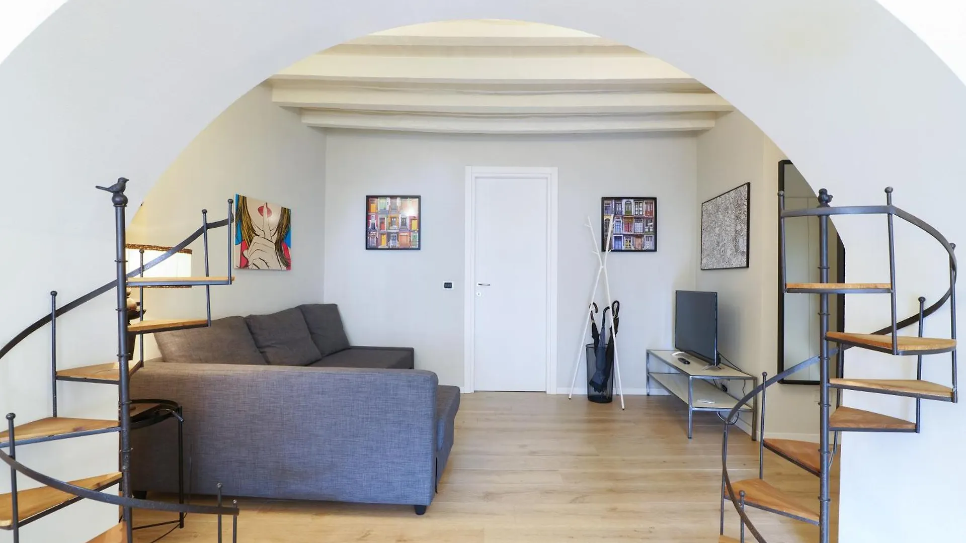 Elegant Rosales Apt. Milan Appartement