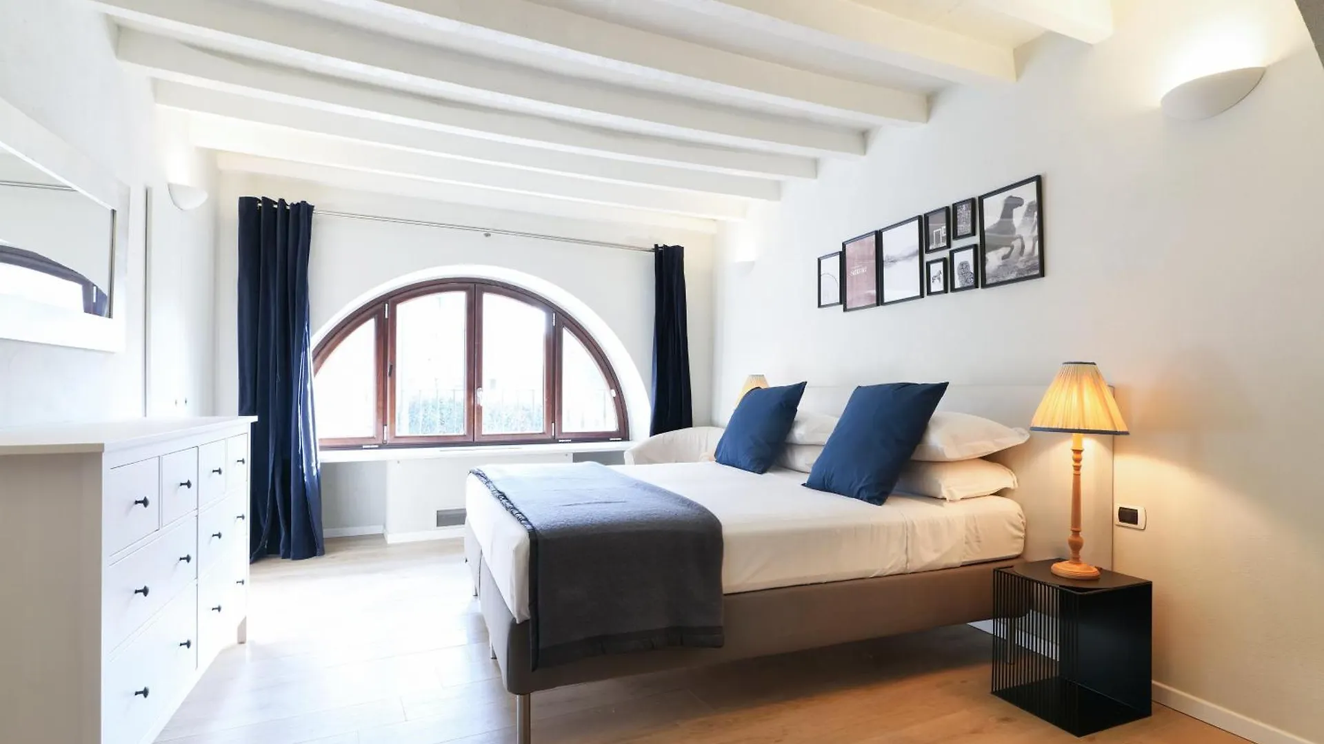 Appartement Elegant Rosales Apt. Milan Italie