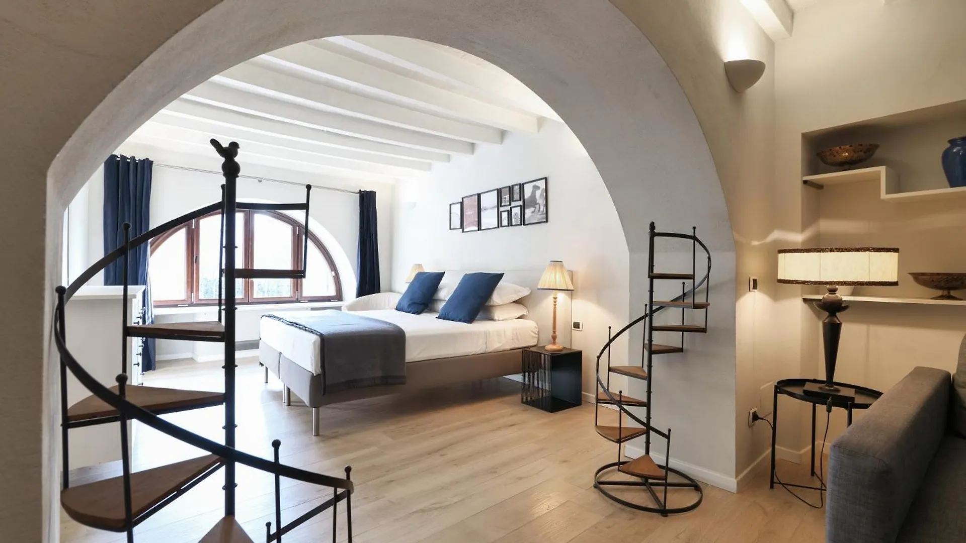 Elegant Rosales Apt. Milan